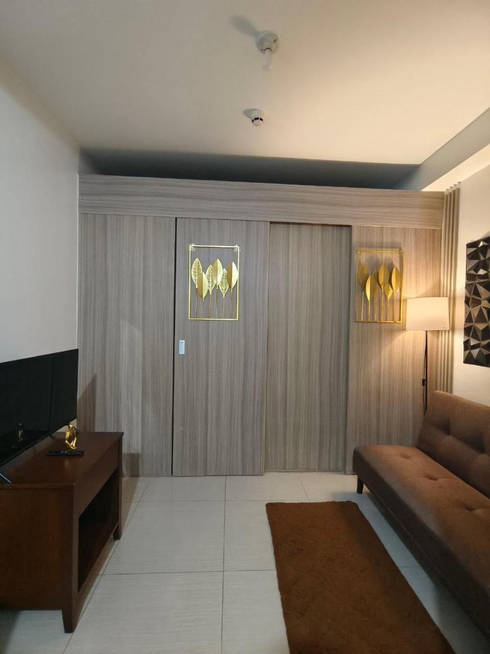 Couple or Barkada Room — Manila — photo 5