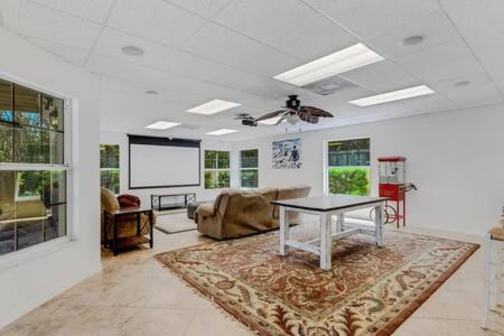 Siesta Key Marvel Pool SPA Deeded Beach Access - photo 14