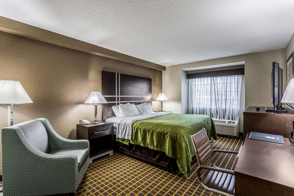 Quality Inn & Suites El Paso I 10 - photo 16