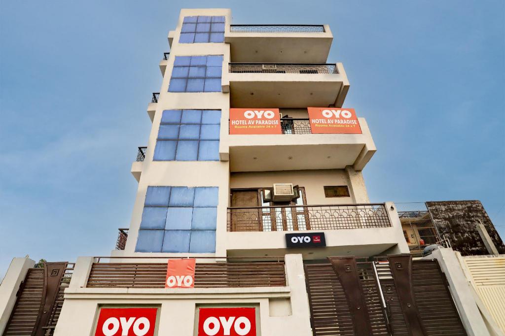 Hotel Paradise — carbon neutral stay, Noida