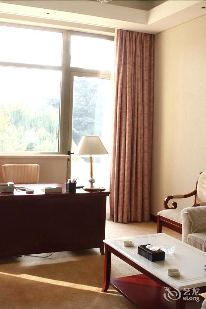 Jinan Nanjiao Hotel — 4-Star Luxury Hotel in Jinan, People's Republic of China