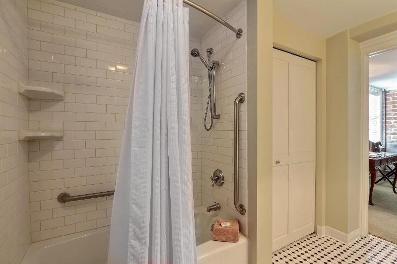The Presidents Quarters Inn - photo 159