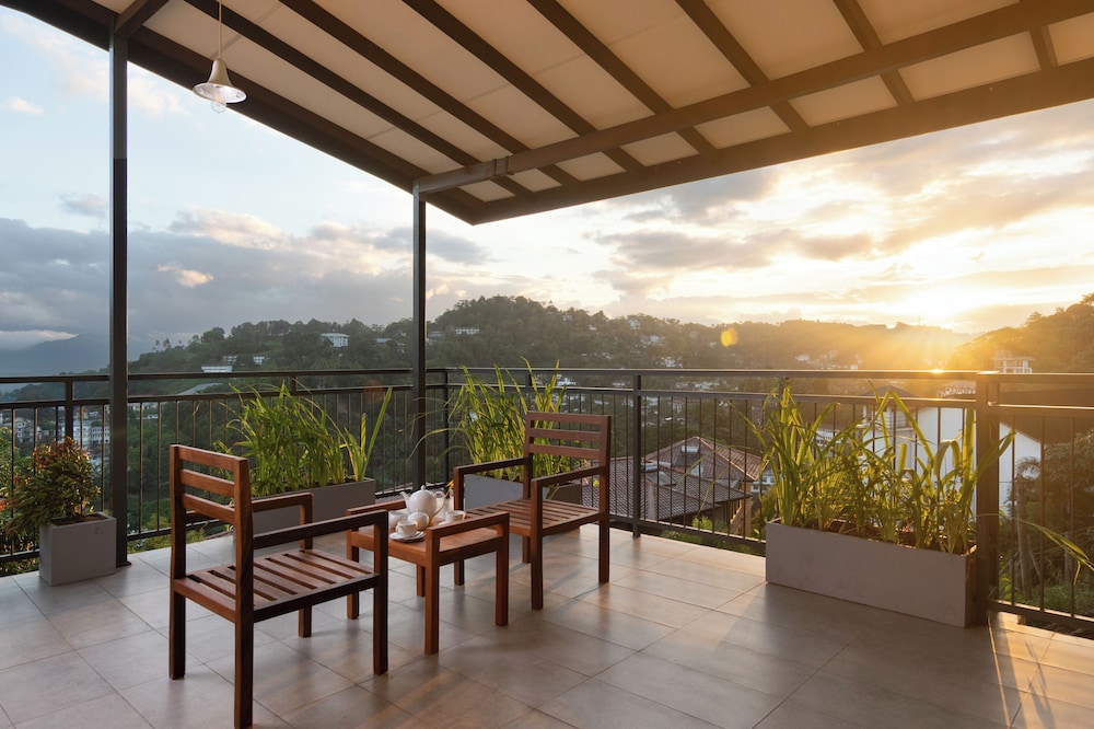 Yoho Sky Settle - carbon neutral hotel in Kandy