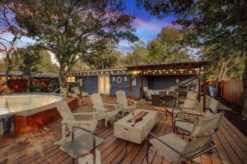 Vibrant House w Great Backyard Pool and Jacuzzi — 4-Star Luxury Hotel in Irving, United States