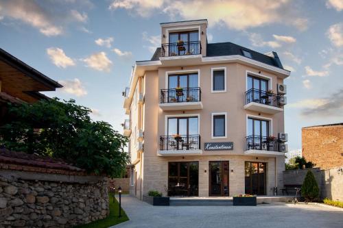 Family Hotel Konstantinovi — Kyustendil — photo 2