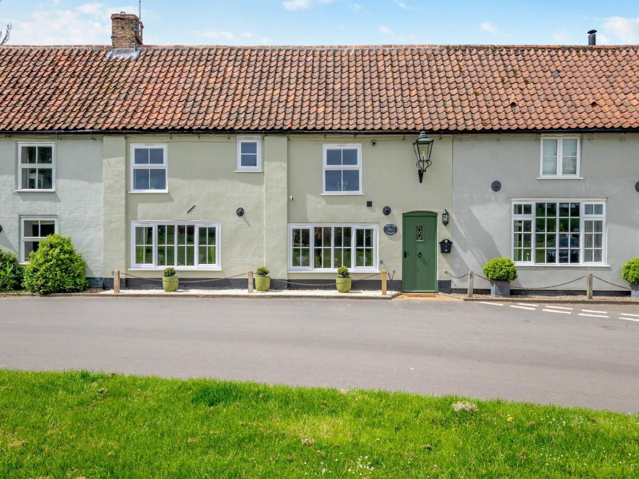 Seascape Cottage — Fakenham — photo 2
