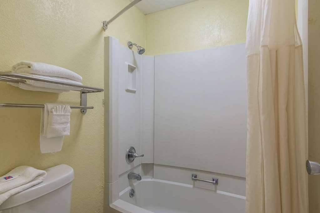 Motel 6 Liberal KS - photo 19