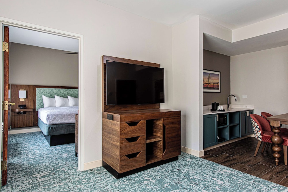 Hampton Inn & Suites Charleston West Ashley - photo 6