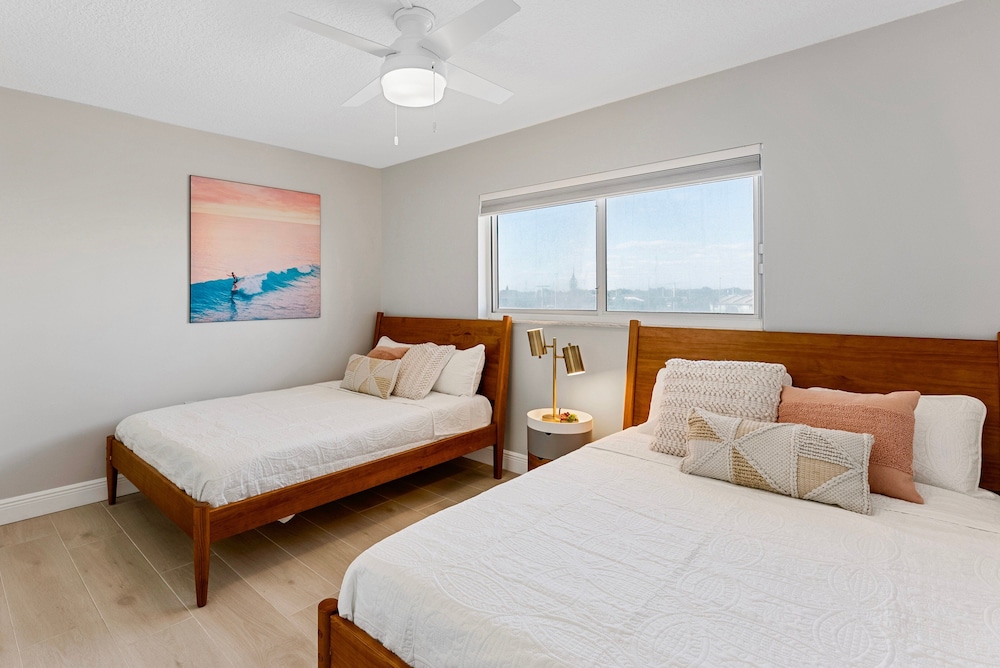 Cocoa Beach Towers by Happy Palm Stays - photo 42