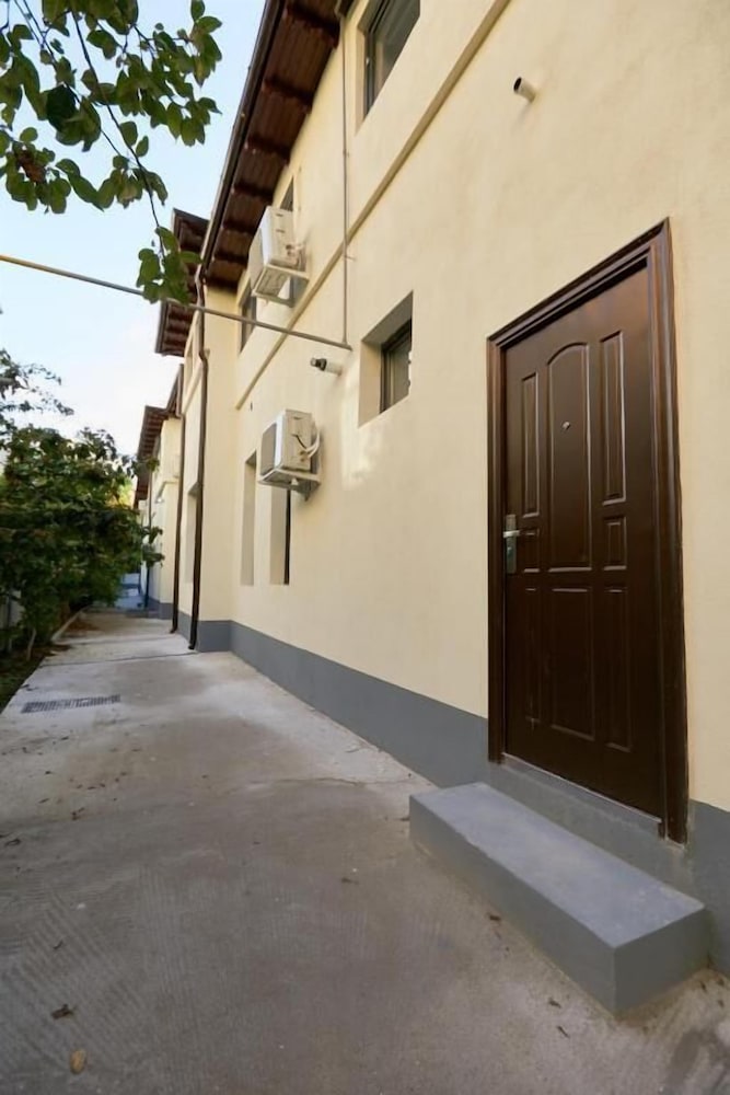 Stanford Aparthotel - carbon neutral hotel in Bucharest
