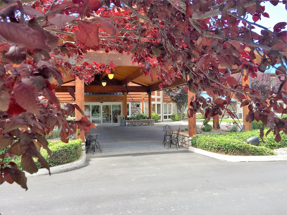 River Lodge And Grill - photo 55