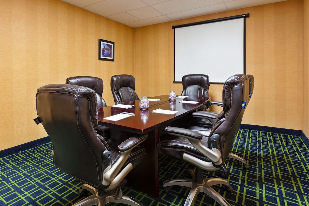 Hampton Inn Marysville - photo 19