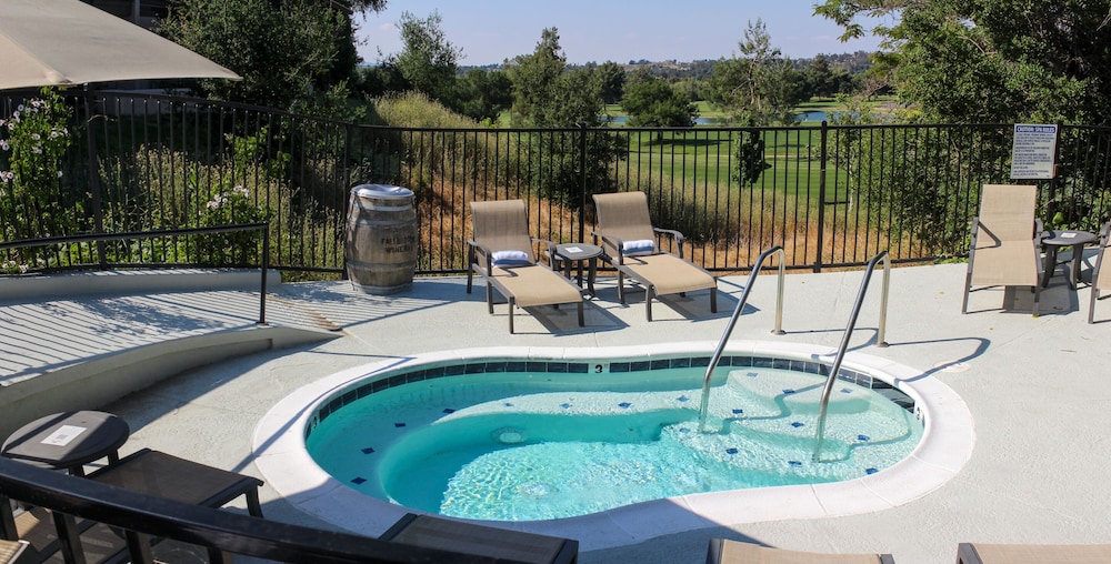 Temecula Creek Inn - photo 16