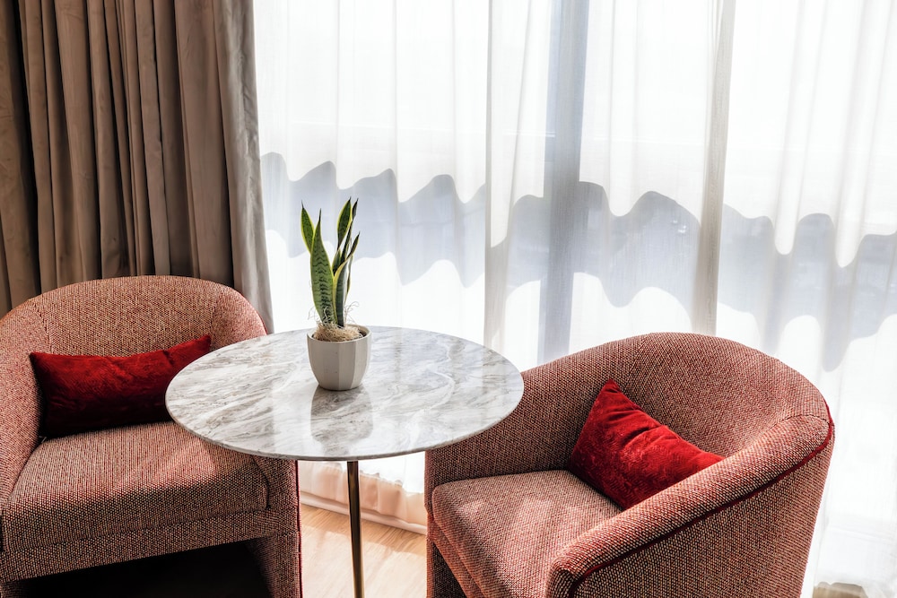 Hutton Hotel - photo 13