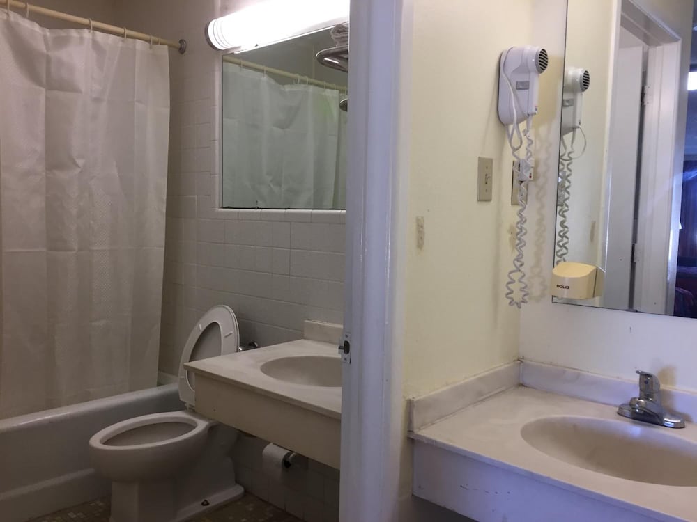 Royal Inn Abilene - photo 25
