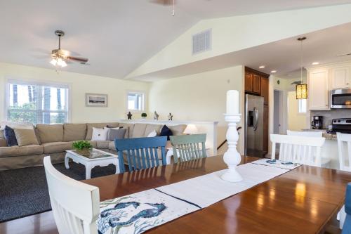 Southern Charm by Oak Island Accommodations - photo 42