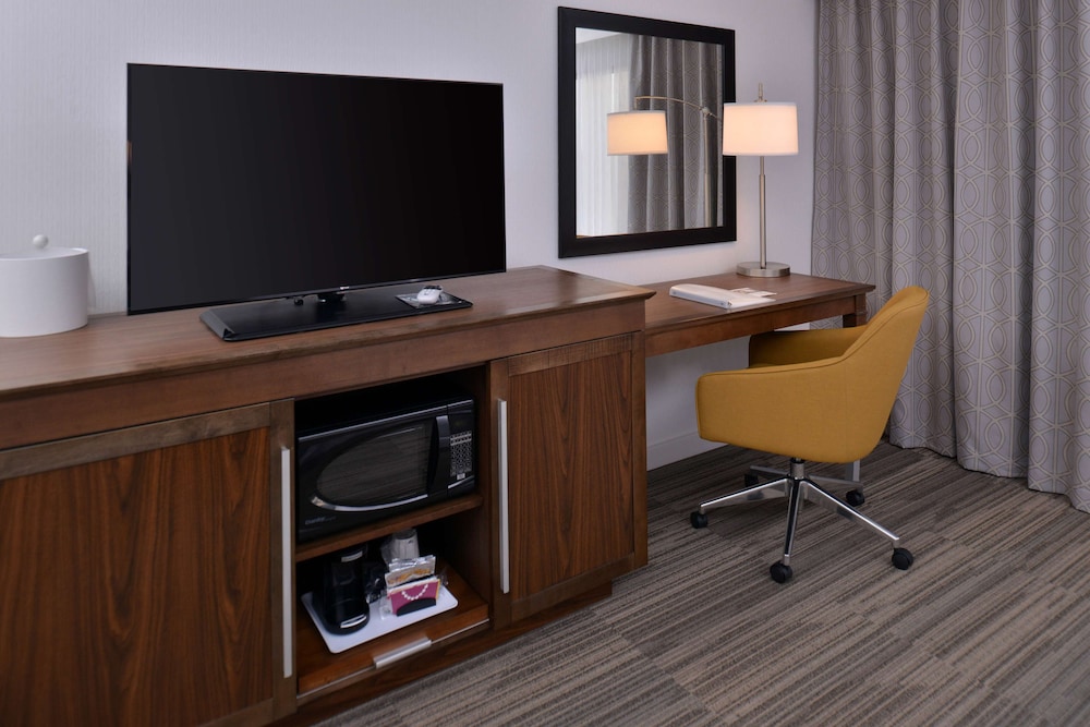 Hampton Inn & Suites Ann Arbor West - photo 25