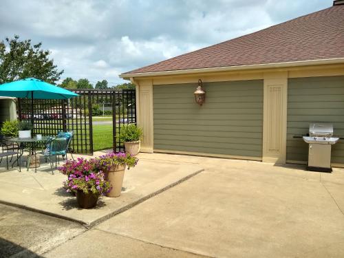 Southern Comfort Suites - photo 9