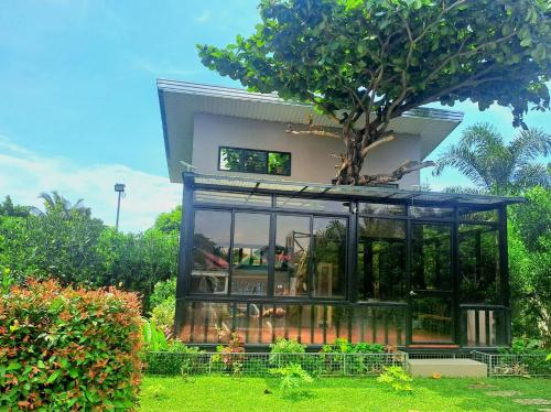 Entire Loft House Patio & Garden Belle's Homestay — 4-Star Luxury Hotel in Balanga, Philippines