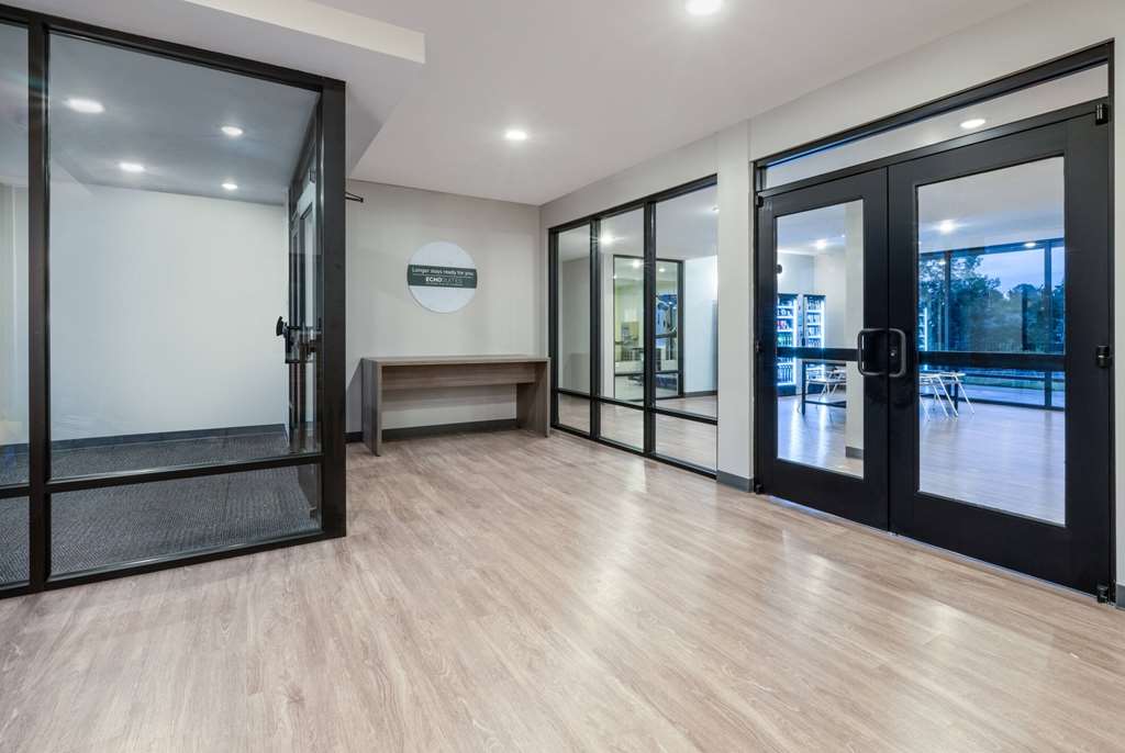 ECHO Suites Richmond West Extended Stay by Wyndham - photo 6