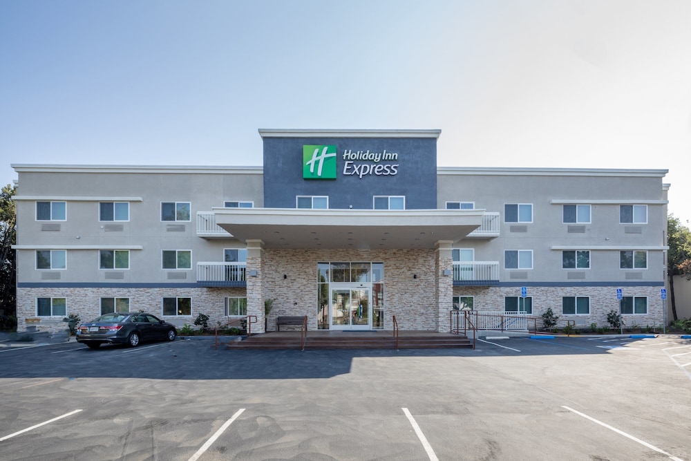 Holiday Inn Express Sunnyvale Silicon Valley by IHG - photo 68