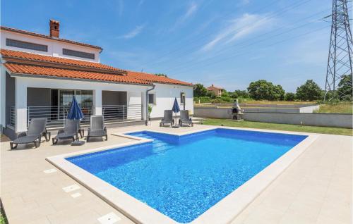 3 Bedroom Gorgeous Home In Galizana — 4-Star Luxury Hotel in Galizana, Croatia