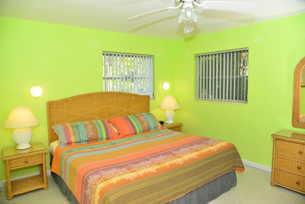 The Palmview and Sandpiper Inns - photo 50
