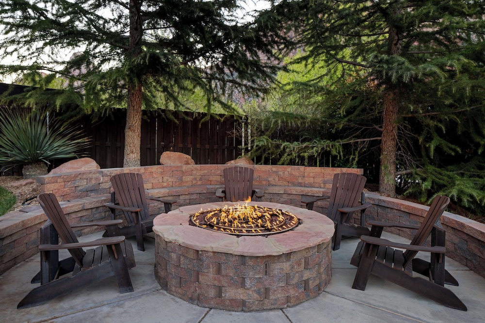Hampton Inn & Suites Springdale Zion National Park - photo 34