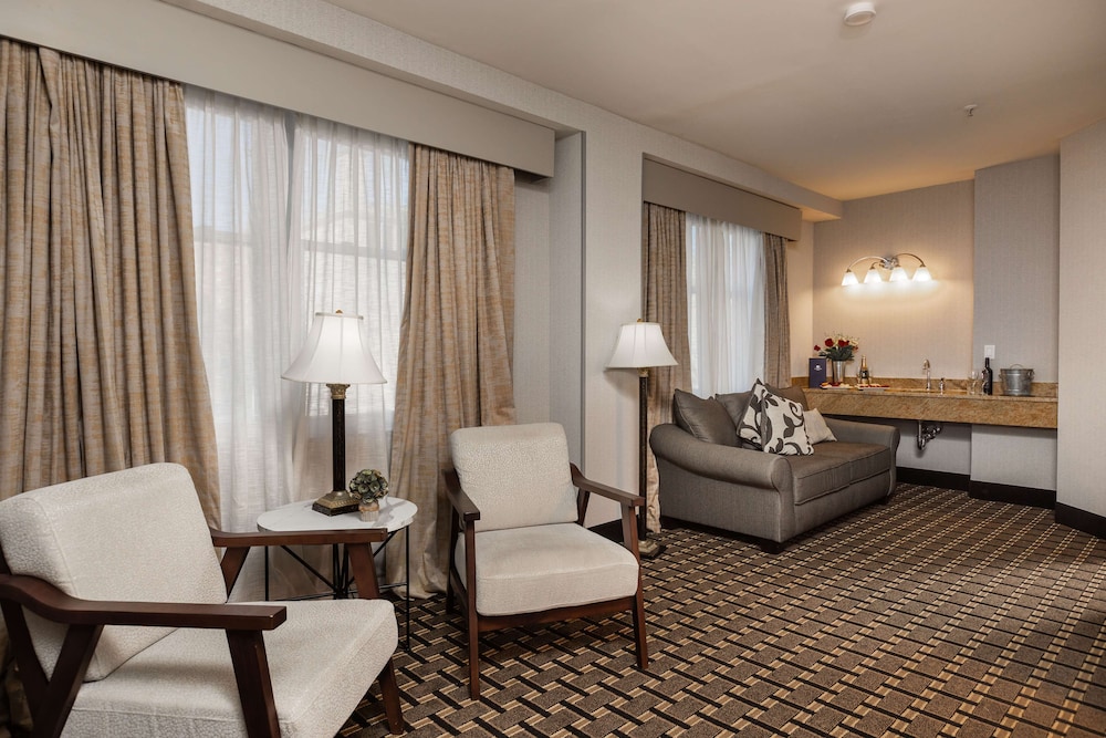 Inn at the Colonnade Baltimore A DoubleTree by Hilton Hotel - photo 35