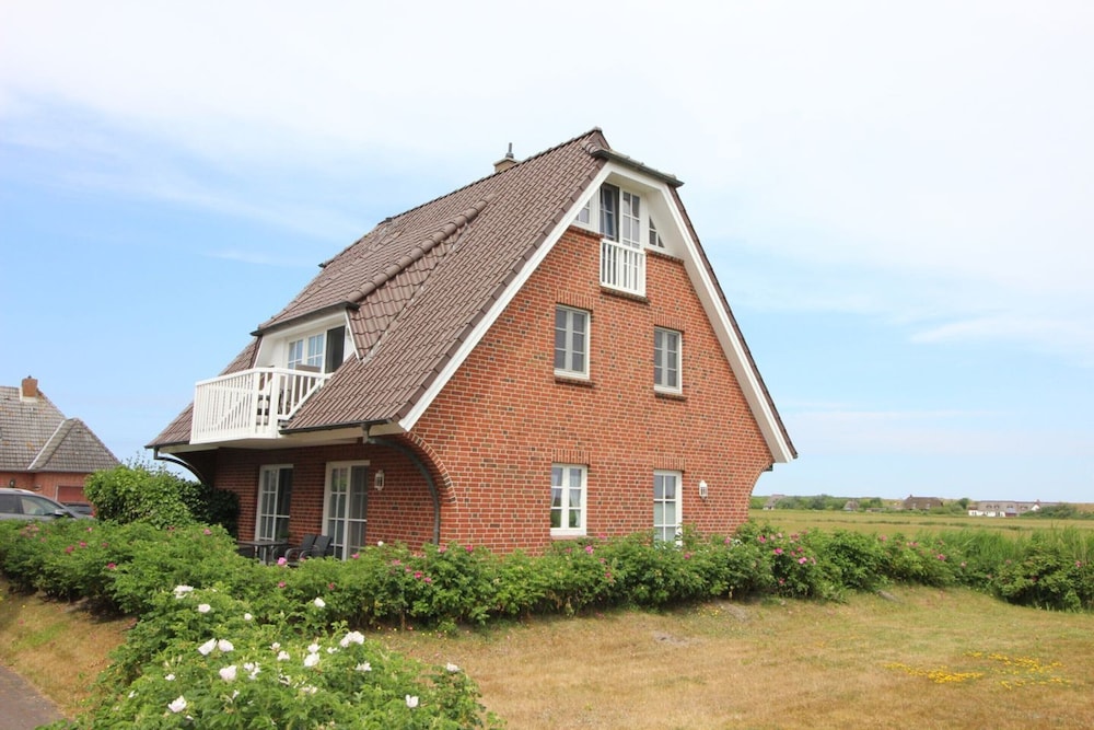 Haus Hooge EG Whg 1 — 4-Star Luxury Hotel in Sankt Peter-Ording, Germany
