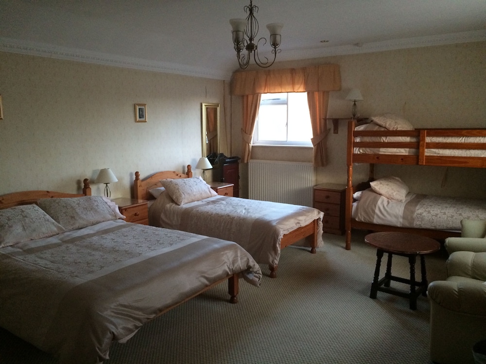Half Moon Hotel — Alford — photo 4