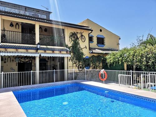 Elegant Villa in Palenciana with Pool — 4-Star Luxury Hotel in Palenciana, Spain