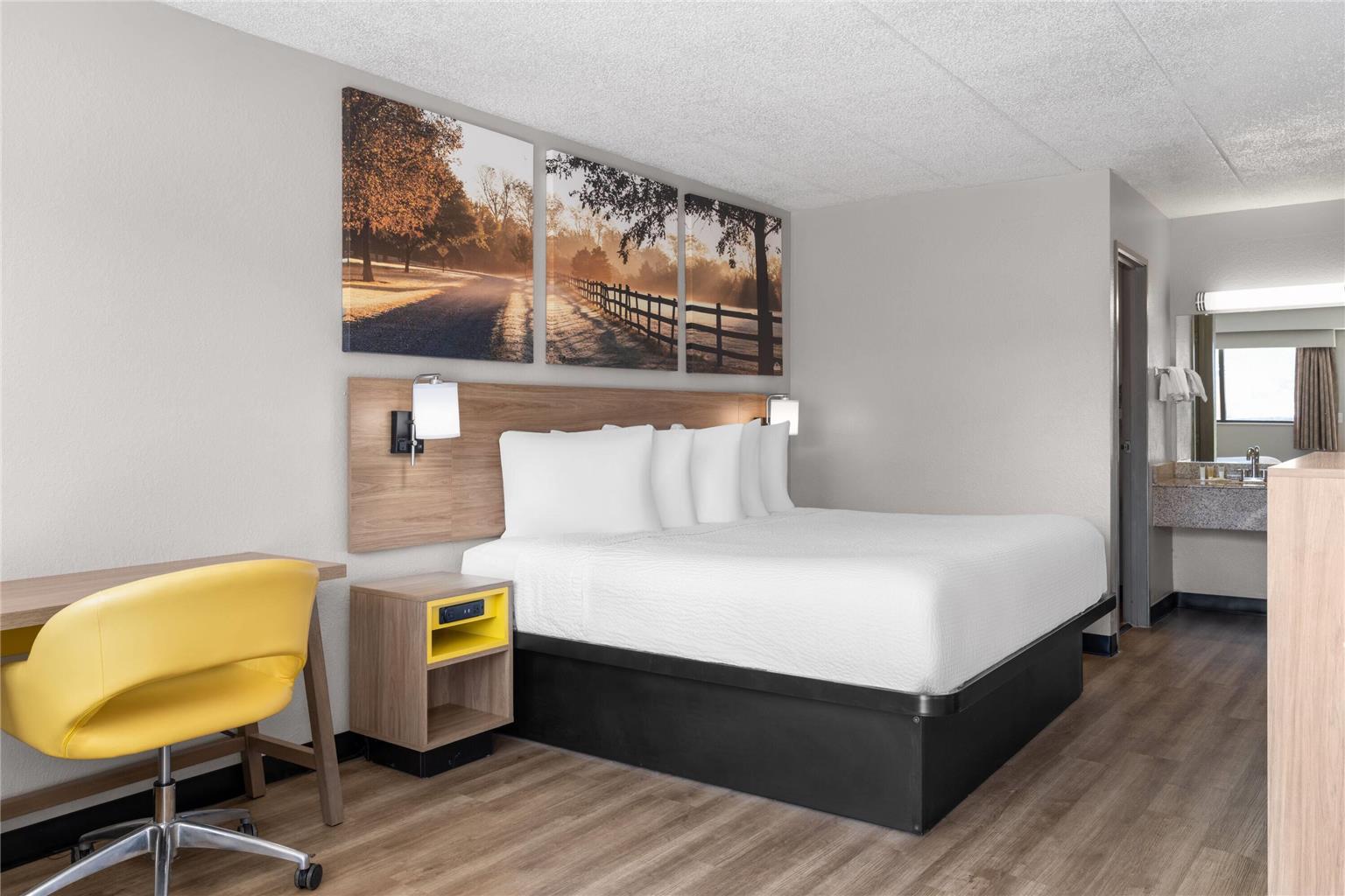 Days Inn by Wyndham Cloverdale Greencastle - photo 16