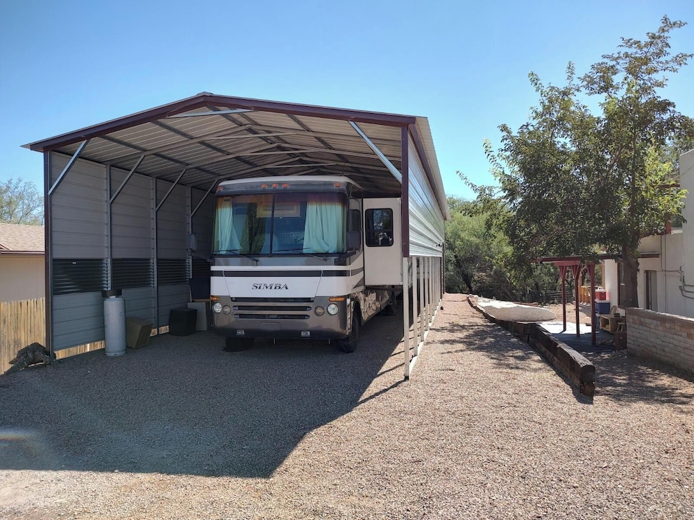 Vigilante Inn Covered Wagon - photo 18
