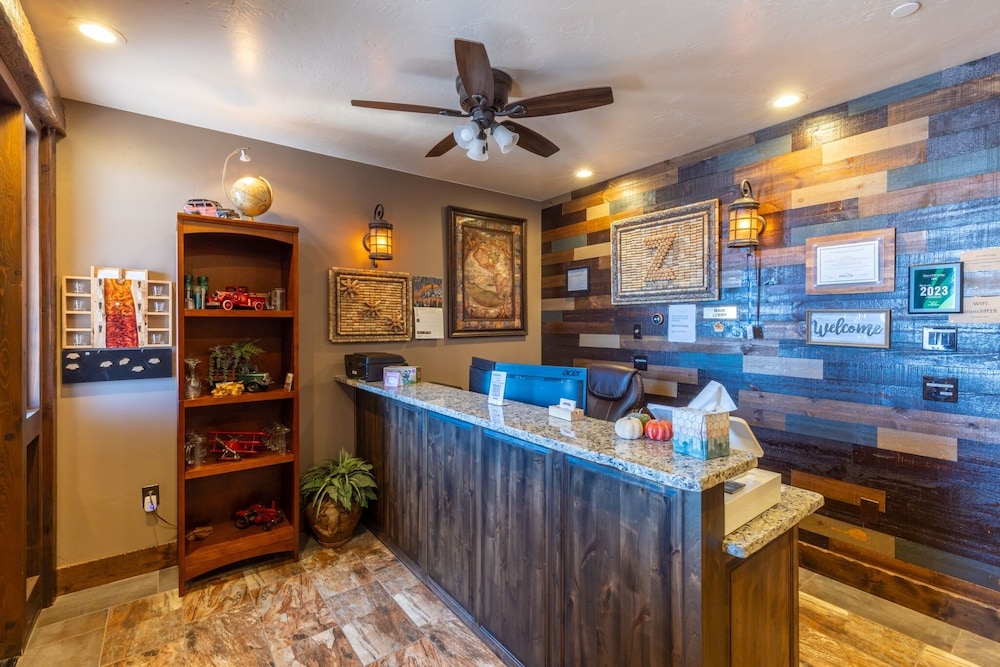 Zion Cliff Lodge - photo 4