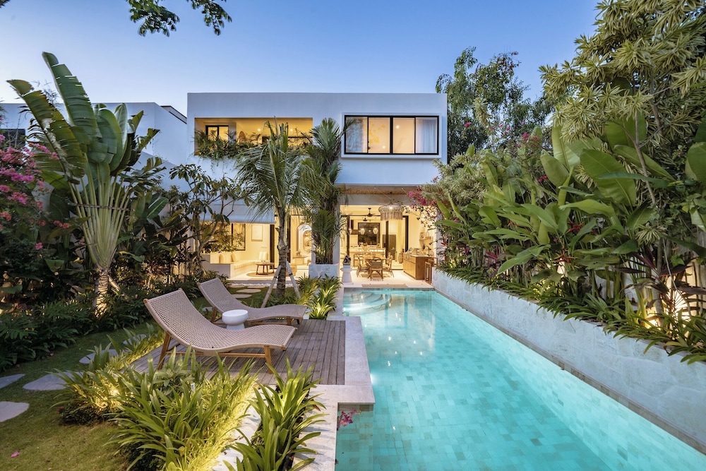 Kayana Villa Uluwatu — 4-Star Luxury Hotel in Pecatu, Indonesia