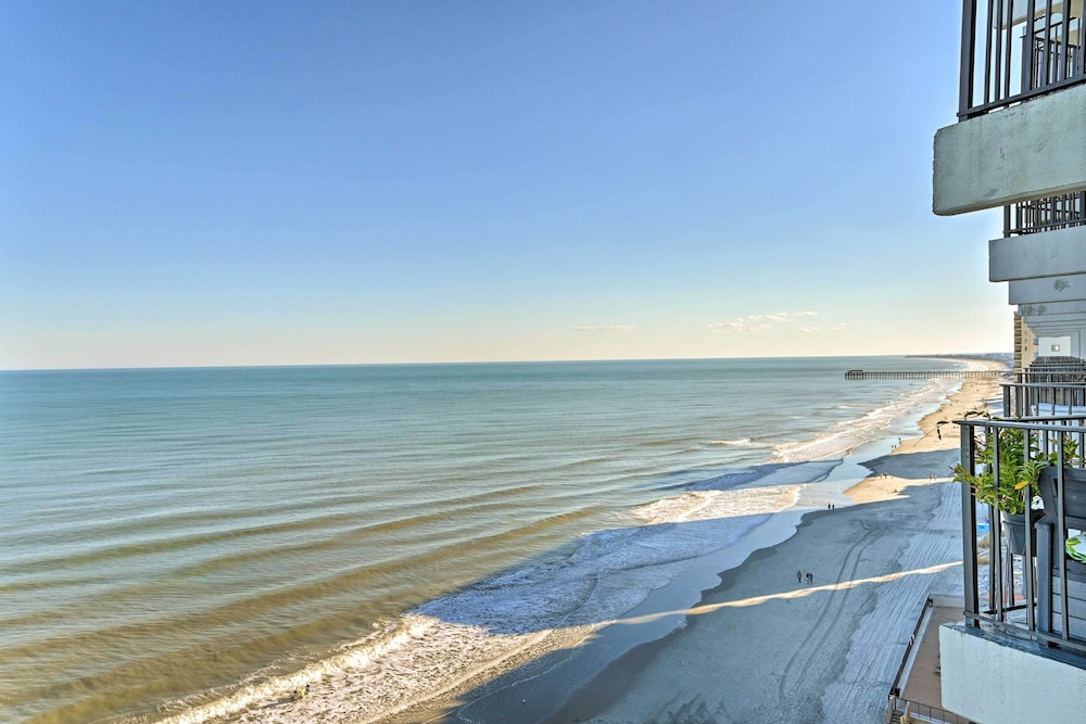 Oceanfront Oasis w Deck and Resort Beach Access - photo 15