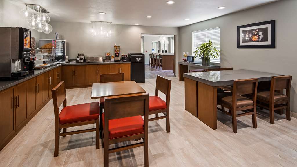Best Western DeWitt - photo 26