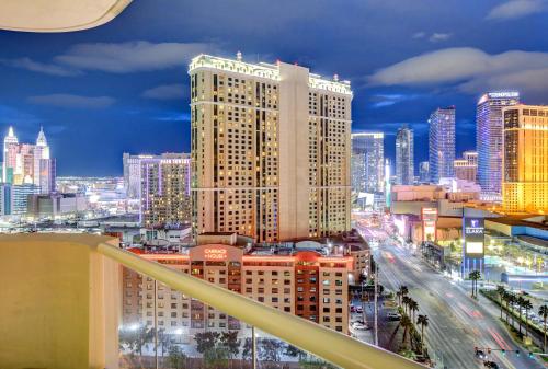 Lucky Gem Penthouse & Luxury Suites at Signature Resort Balcony Strip View 1607 in Las Vegas, United States
