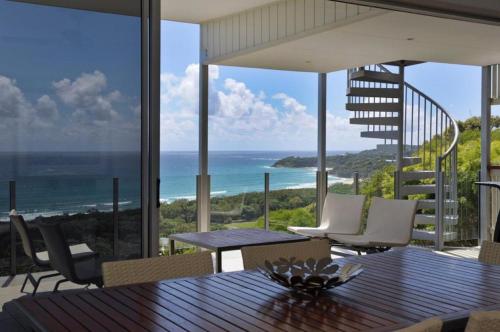 Oceanside 4 Bedrooms — Unknown City — photo 5