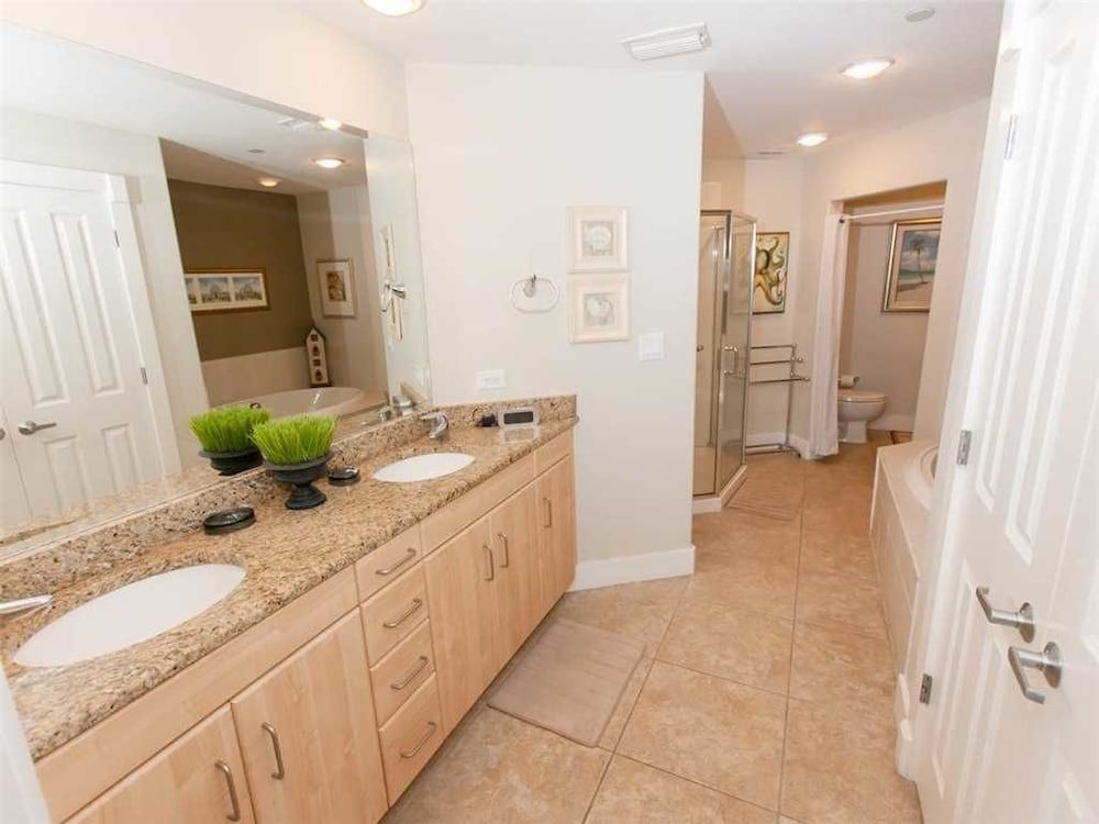 Island Tower 602 3 Br condo by RedAwning - photo 3