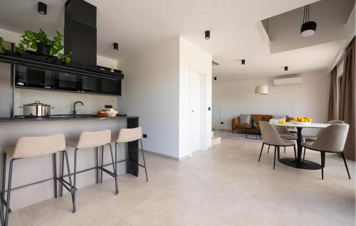 Gorgeous Home In Bale — Bale — photo 5