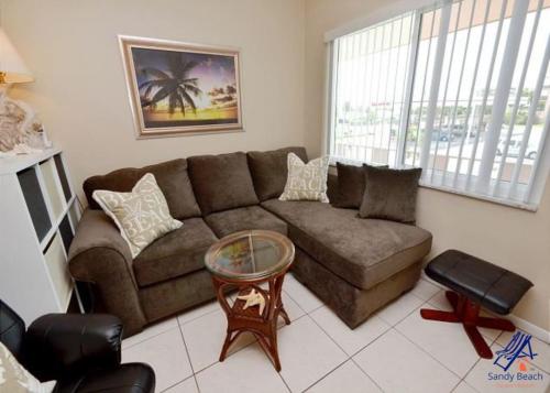 Madeira Beach Tropic Breeze Unit 17 Second Floor — hotel in Madeira Beach