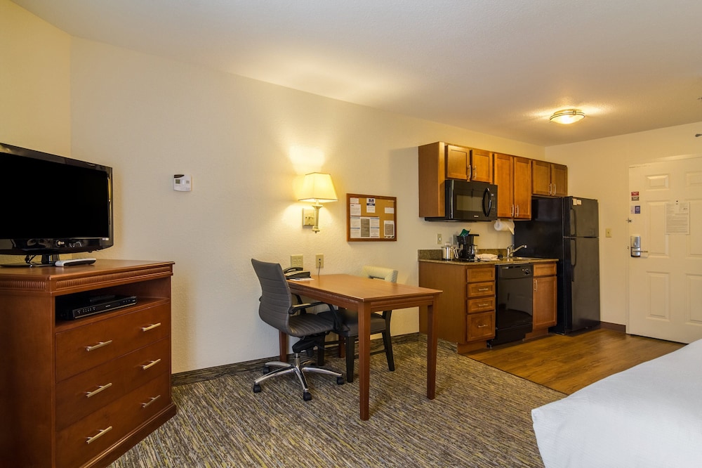 Candlewood Suites Jacksonville East Merril Road by IHG - photo 18