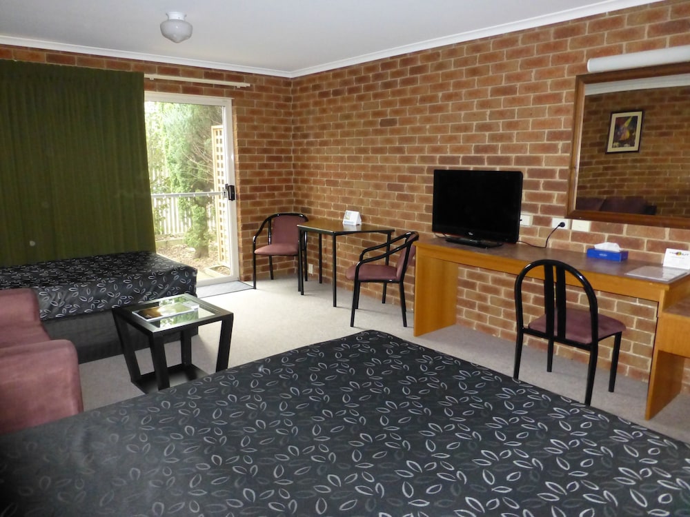 Inverloch Central Motor Inn — hotel in Inverloch