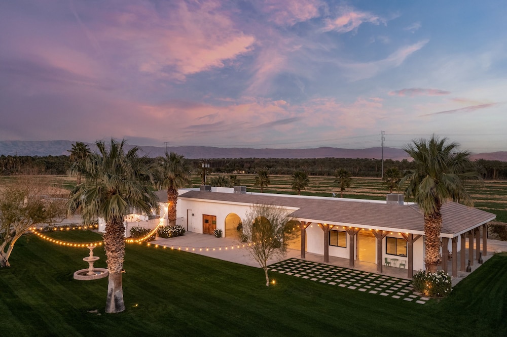 Buena Vista by Avantstay Massive Outdoor Oasis w Pool Spa & Firepit - photo 61