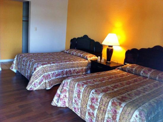 Holiday Motel Fresno - featured photo