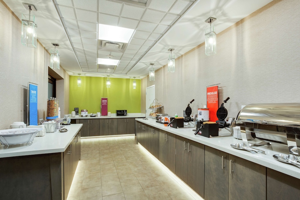 Hampton Inn & Suites Jacksonville Orange Park - photo 24