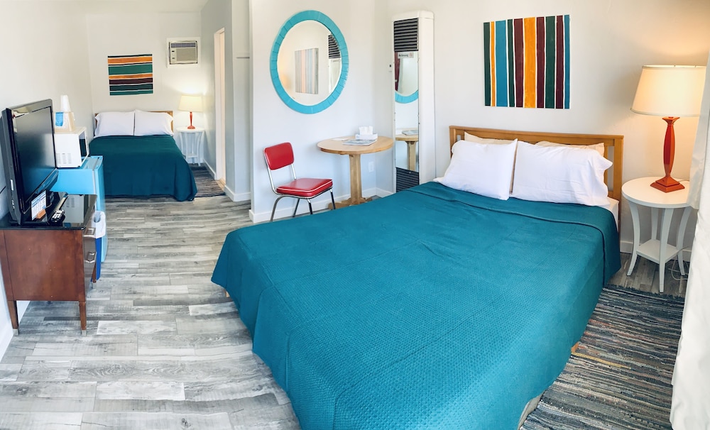 Circle R Motel - photo 17