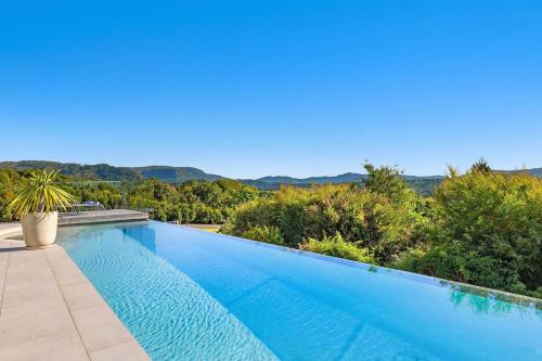 The Springs architect designed home with pool — 4-Star Luxury Hotel in Mullumbimby, Australia